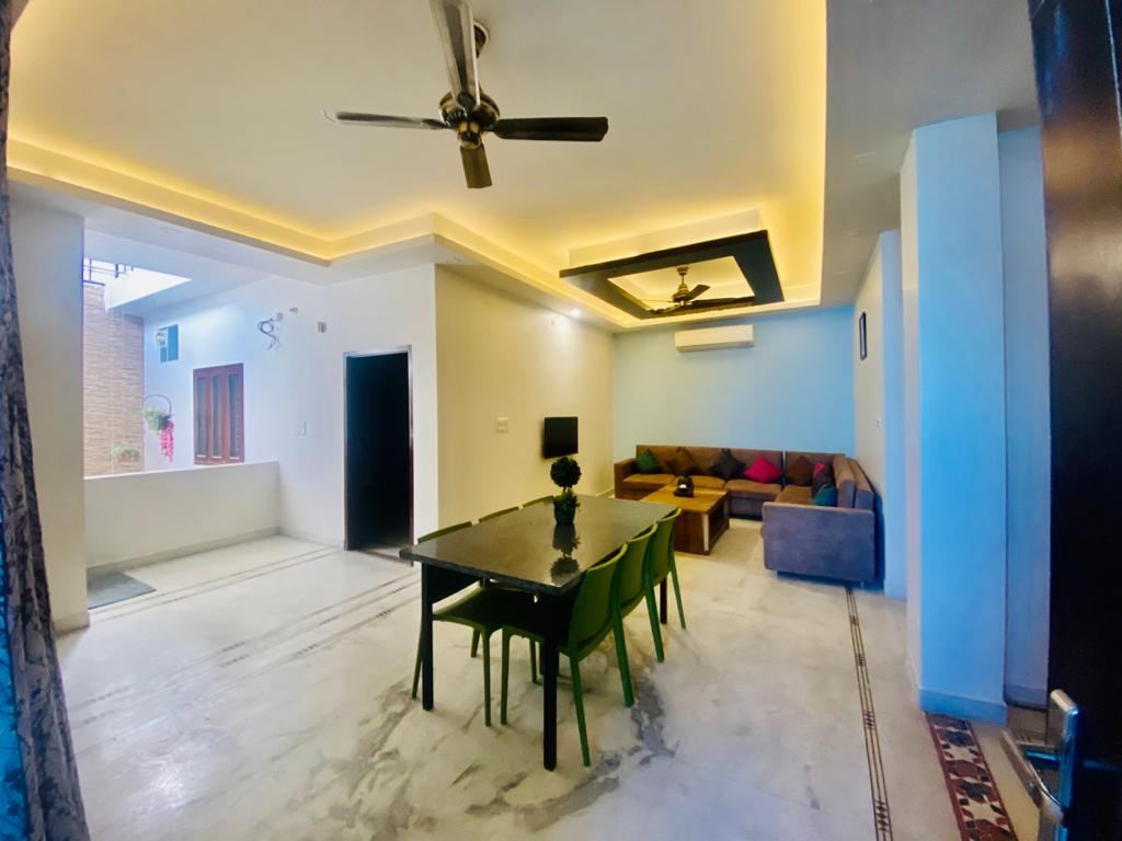Common living area at Anand Luxury Girls Home, Jagatpura