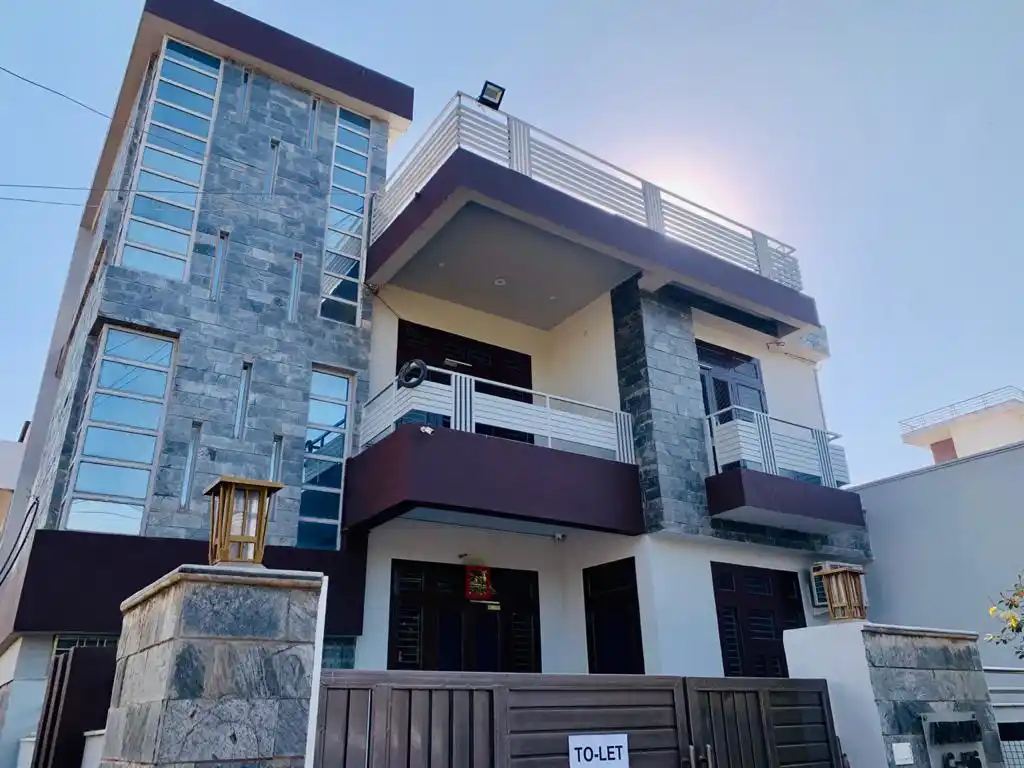 Building exterior of Anand Luxury Girls Home in Anand Vihar Railway Colony, Jagatpura