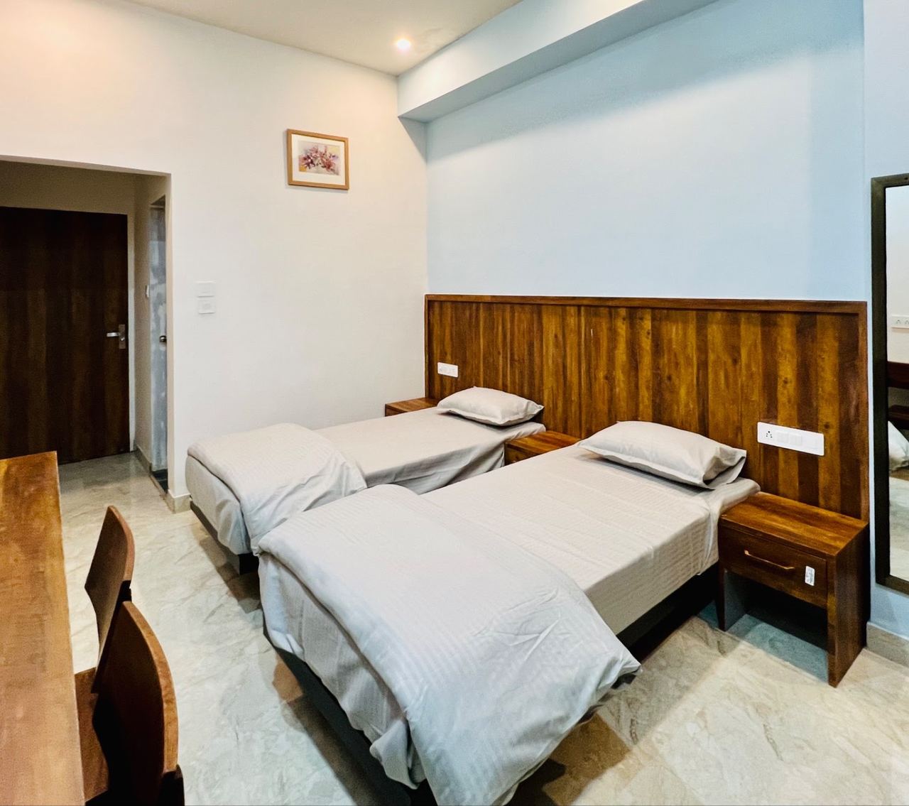 Twin sharing AC room at Karol's Villa Girls PG, Siddharth Nagar, Malviya Nagar (photo 5)