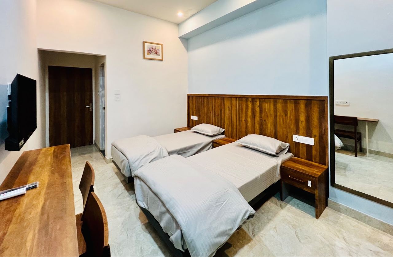 Twin sharing AC room at Karol's Villa Girls PG, Siddharth Nagar, Malviya Nagar (photo 6)