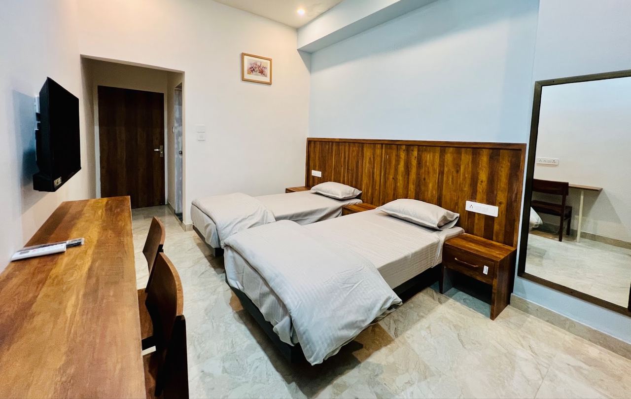 Twin sharing AC room at Karol's Villa Girls PG, Siddharth Nagar, Malviya Nagar (photo 8)