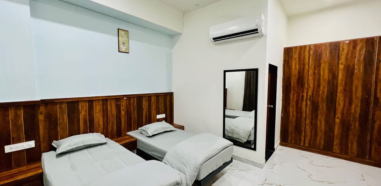 Twin sharing AC room at Karol's Villa Girls PG, Siddharth Nagar, Malviya Nagar (photo 9)