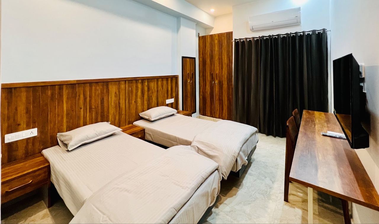 Twin sharing AC room at Karol's Villa Girls PG, Siddharth Nagar, Malviya Nagar (photo 12)
