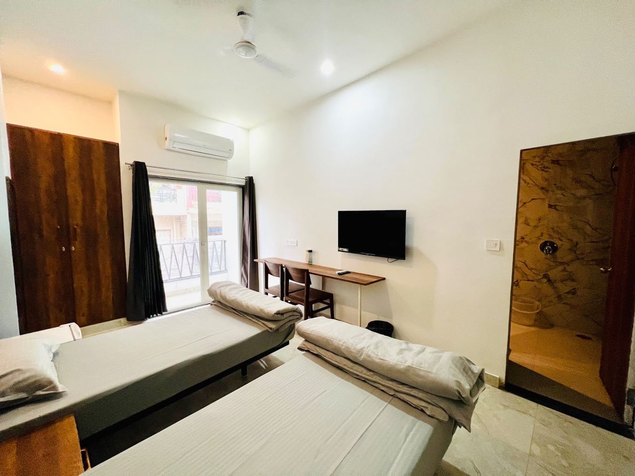 Twin sharing AC room at Karol's Villa Girls PG, Siddharth Nagar, Malviya Nagar (photo 13)