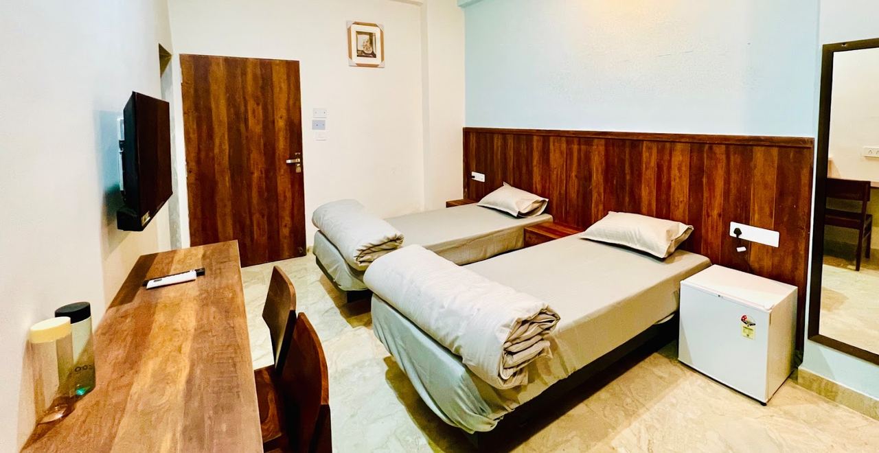 Twin sharing AC room at Karol's Villa Girls PG, Siddharth Nagar, Malviya Nagar (photo 16)