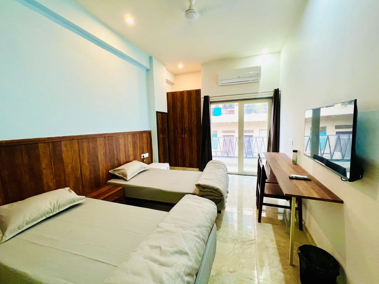 Twin sharing AC room at Karol's Villa Girls PG, Siddharth Nagar, Malviya Nagar (photo 22)